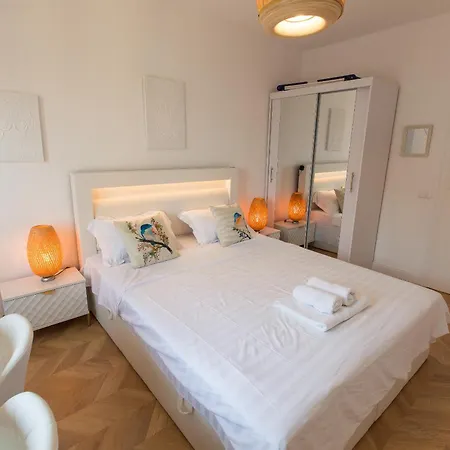 Venus I Elegant With View On Calea Victoriei Appartement Boekarest