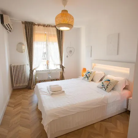 Appartement Venus I Elegant With View On Calea Victoriei Boekarest