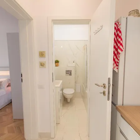 Venus I Elegant With View On Calea Victoriei Boekarest