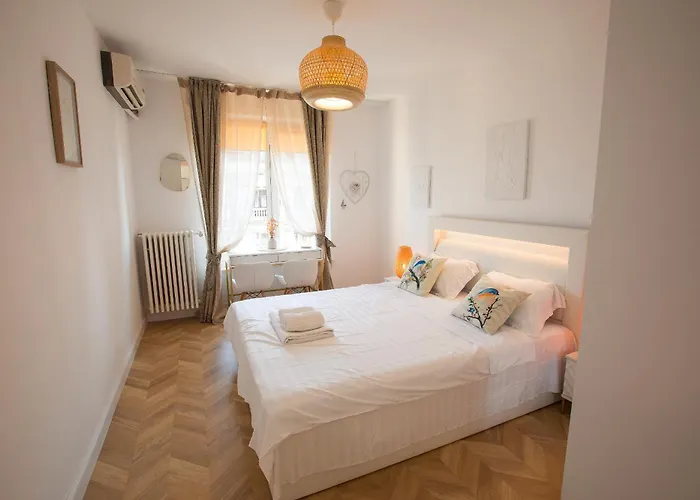 Apartment Venus I Elegant With View On Calea Victoriei Bucharest